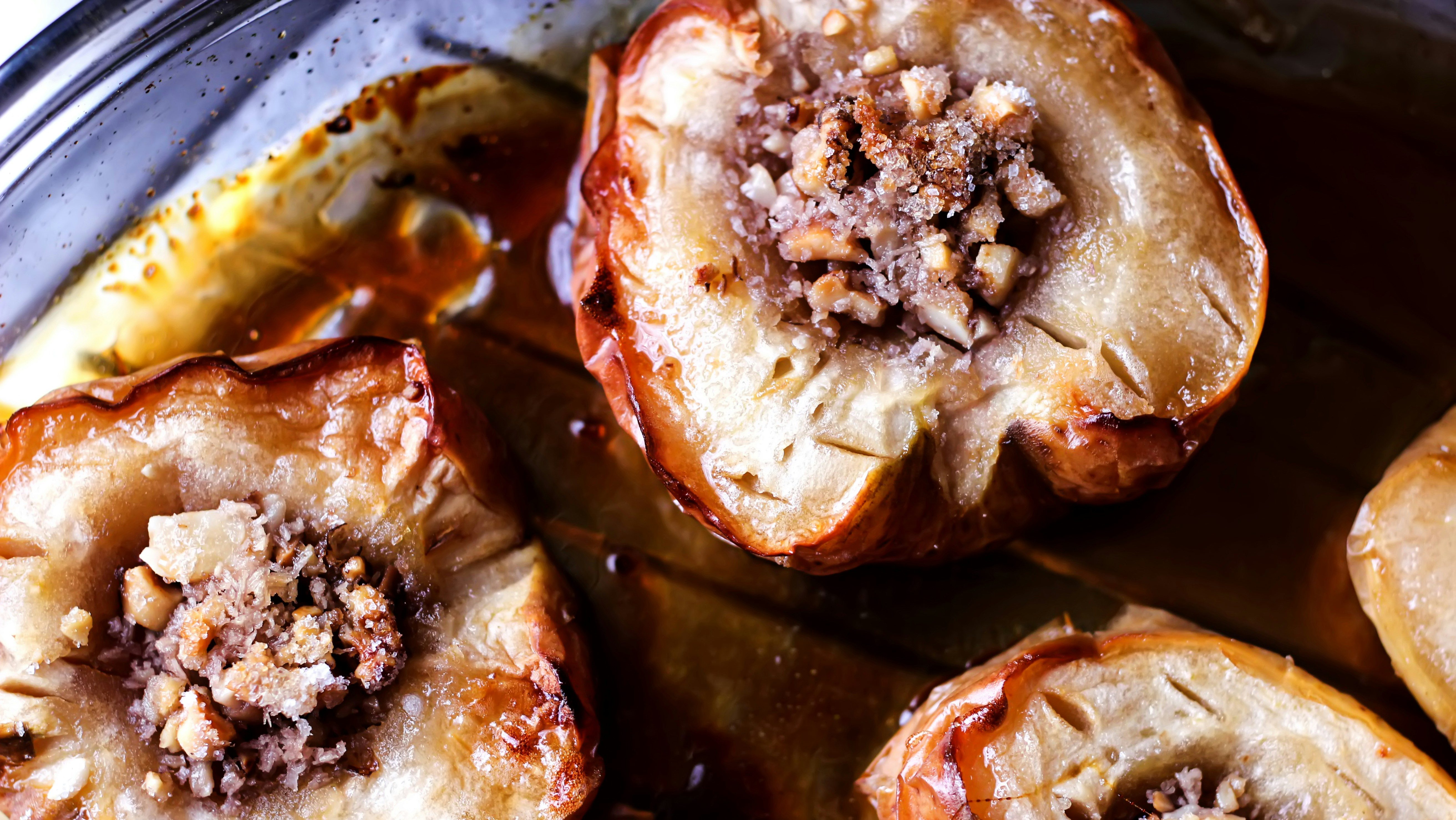 Perfectly baked apples with winter spices